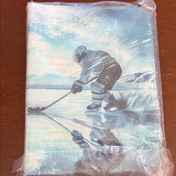 Hockey Card Binder. 9.5 in x 7 in. Brand New. - Picture 1 of 4